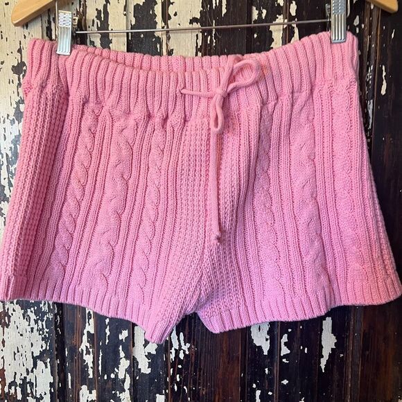 NWT Forever 21 x Pantone pink  Cable Knit High Waist Mini Shorts Pink Size M - Picture 1 of 8